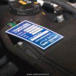 vyvěšení kontr. štítku do motorového prostoru vyvěšení kontrolního štítku do motorového prostoru